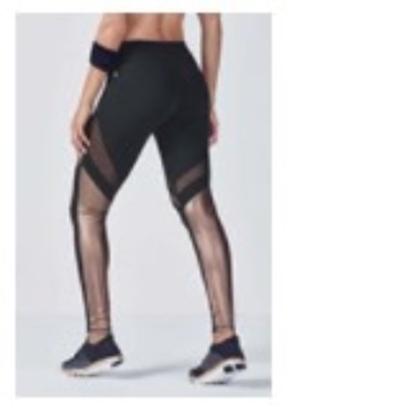 Fabletics Legging Bundle: Salar and Mosaic - Picture 2 of 10